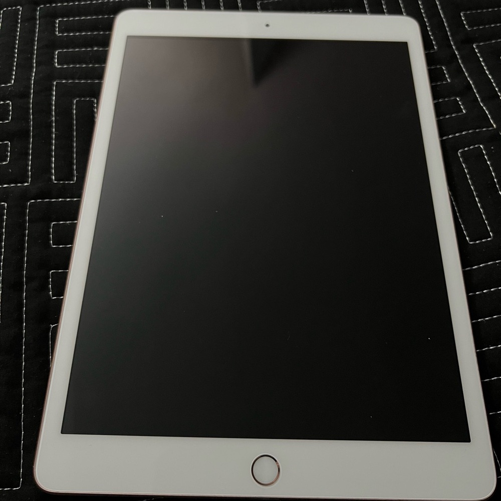 Apple IPad 8th Generation 32gb Excellent Condition